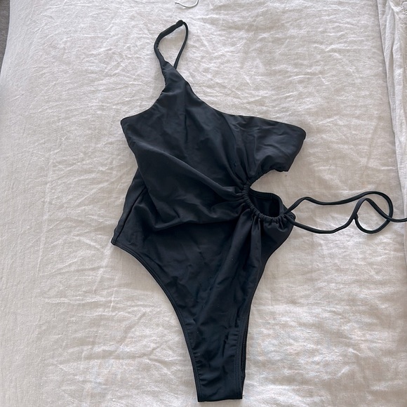 Abercrombie one piece - Picture 1 of 1